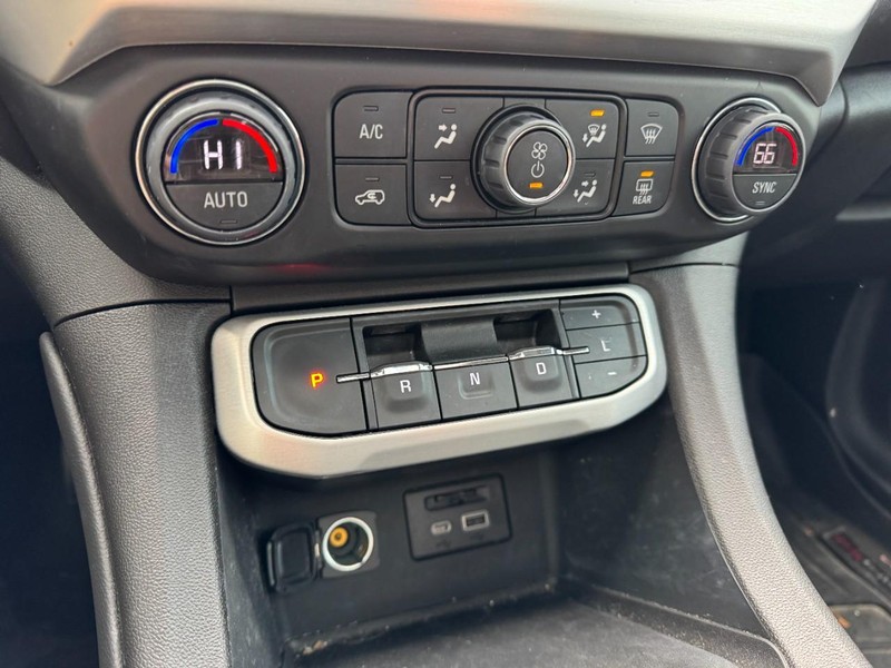 GMC Acadia Vehicle Image 26