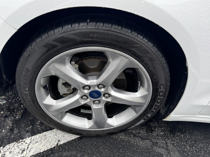 Ford Fusion Vehicle Image 07