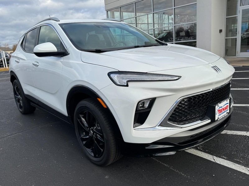 Buick Encore GX Vehicle Image 03