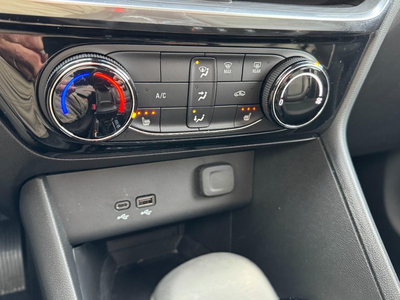 Buick Encore GX Vehicle Image 22