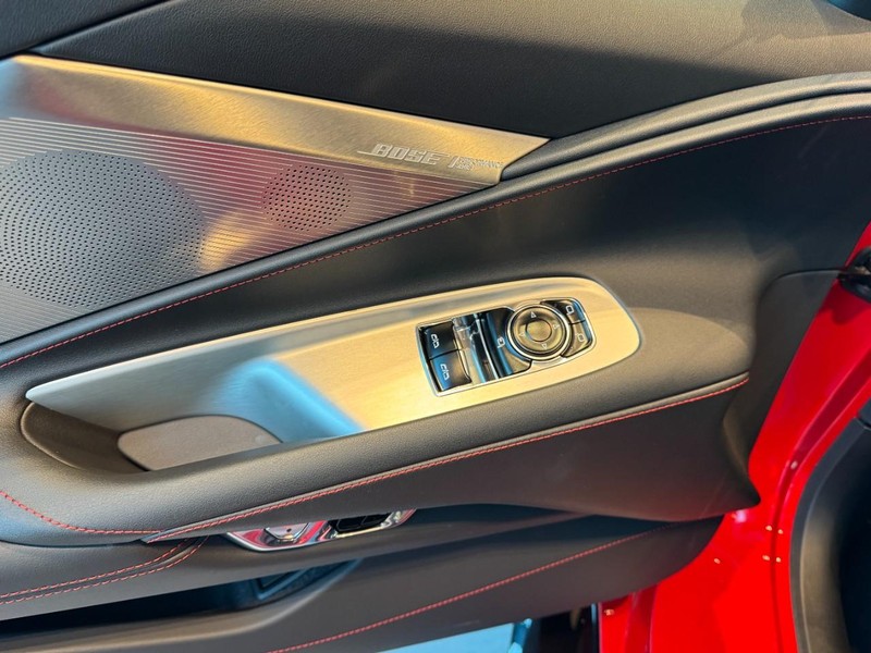 Chevrolet Corvette Vehicle Image 12