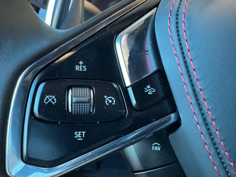 Chevrolet Corvette Vehicle Image 13