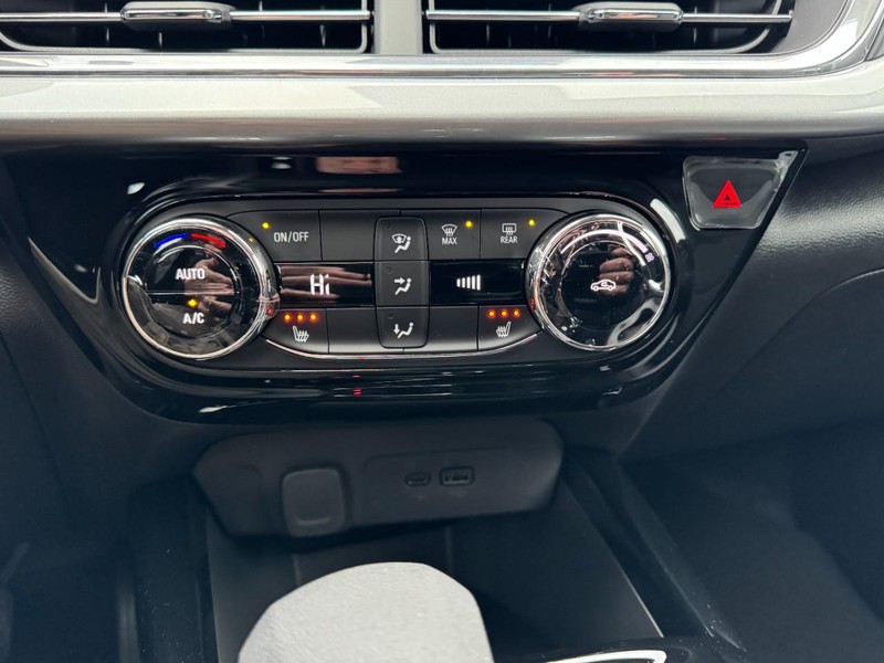 Chevrolet Trax Vehicle Image 13