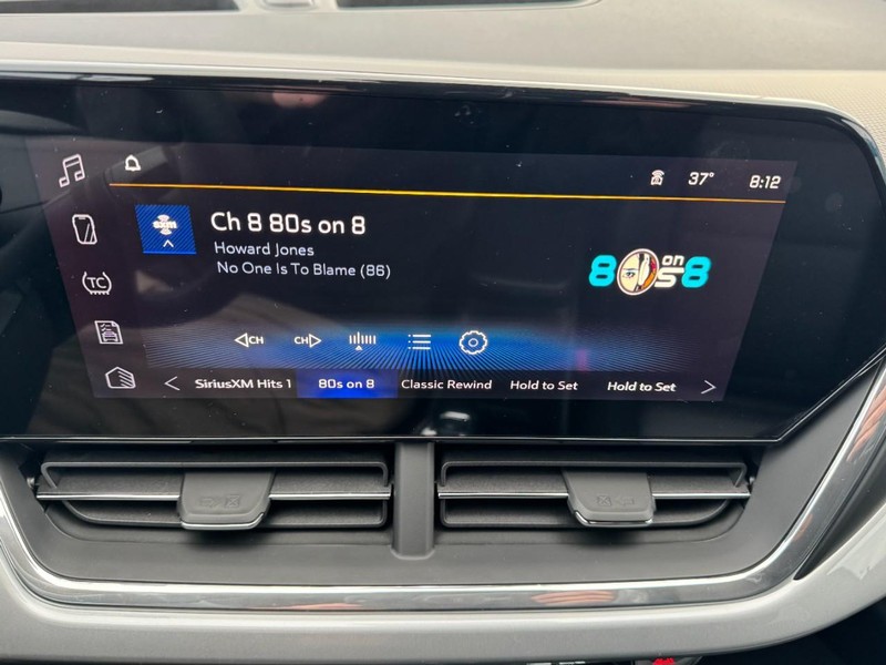 Chevrolet Trax Vehicle Image 14