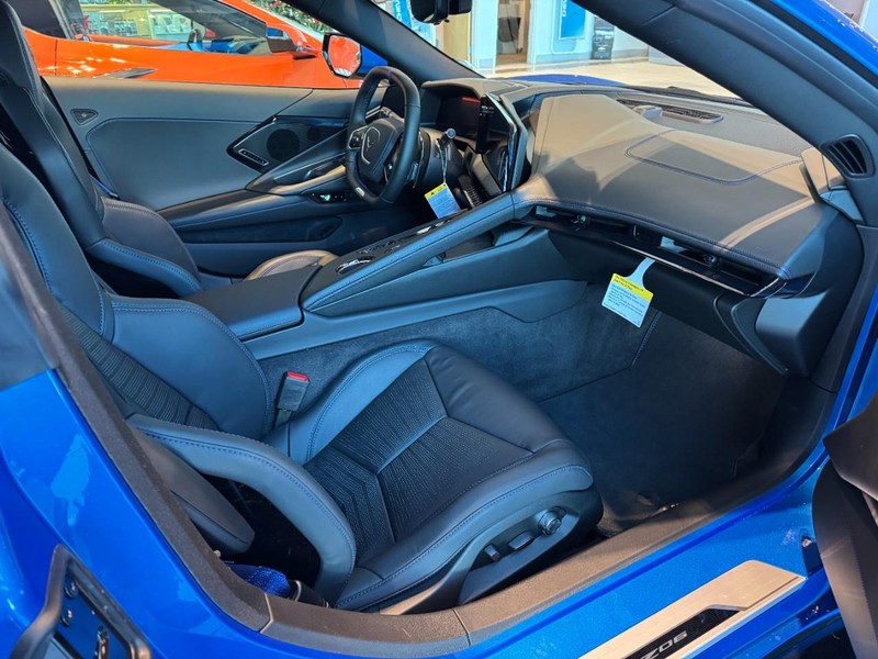 Chevrolet Corvette Vehicle Image 05