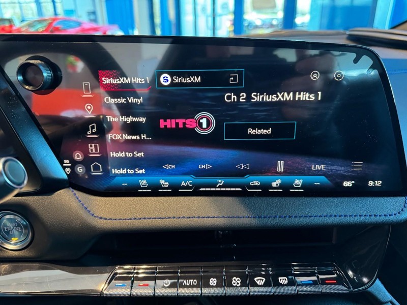 Chevrolet Corvette Vehicle Image 13