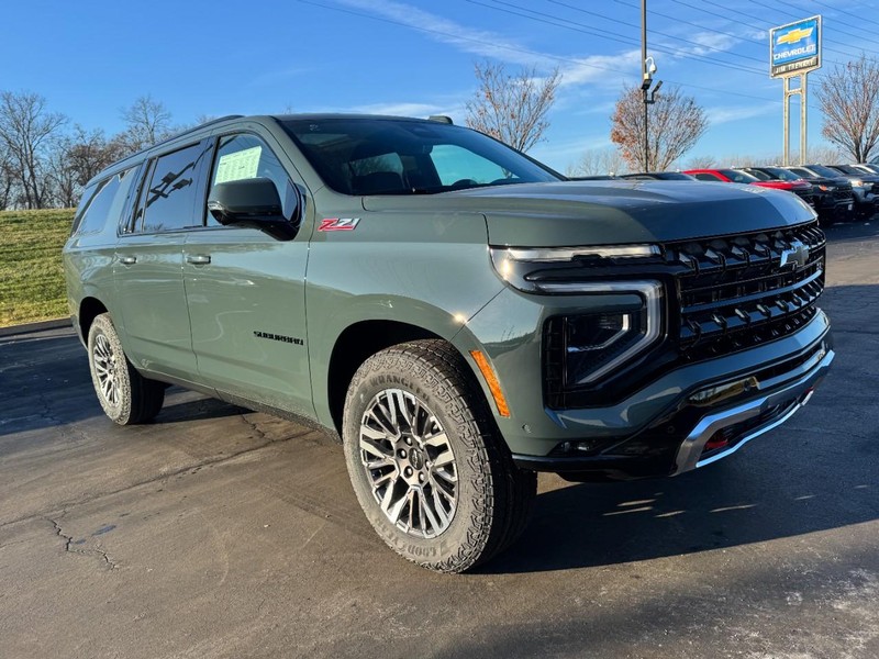 Chevrolet Suburban Vehicle Image 02
