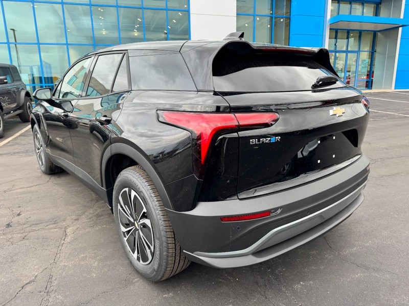 Chevrolet Blazer EV Vehicle Image 05