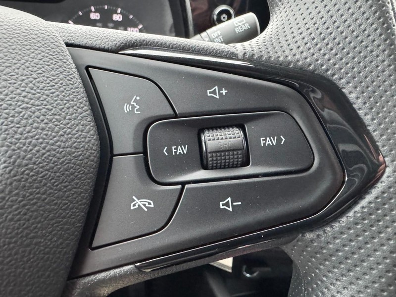 Chevrolet Trax Vehicle Image 12