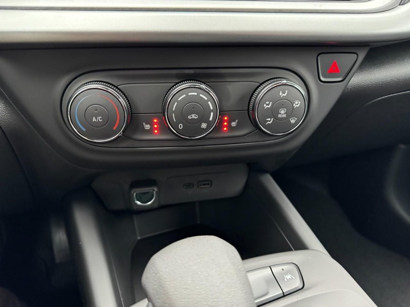 Chevrolet Trax Vehicle Image 13