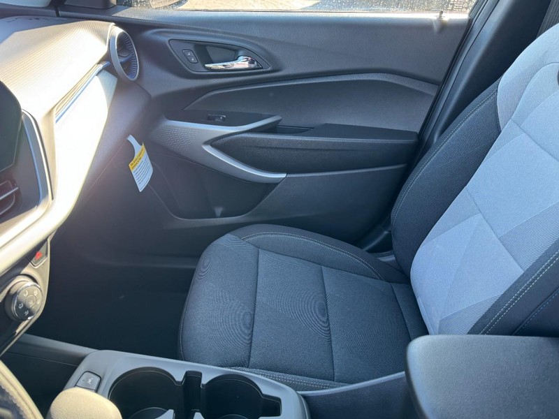 Chevrolet Trax Vehicle Image 08