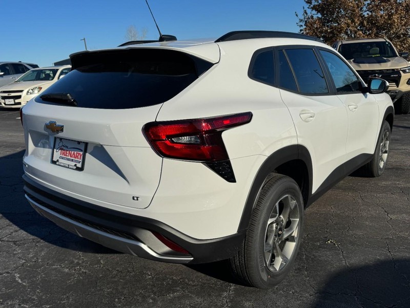 Chevrolet Trax Vehicle Image 03