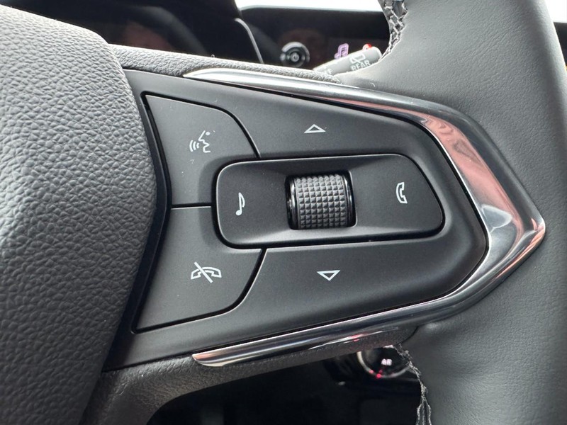 Chevrolet Trax Vehicle Image 12