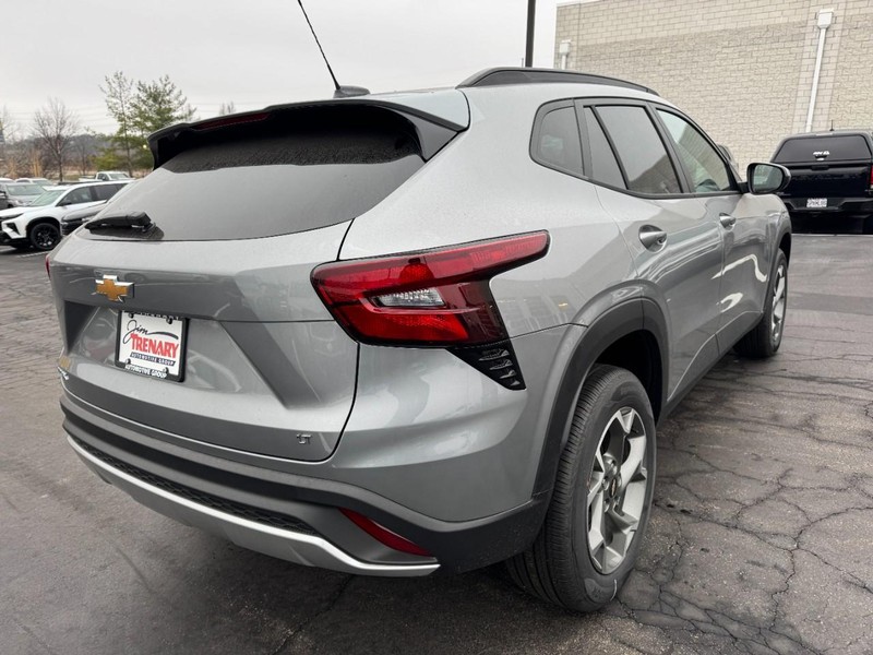 Chevrolet Trax Vehicle Image 03