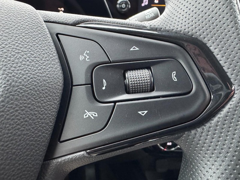 Chevrolet Trax Vehicle Image 12