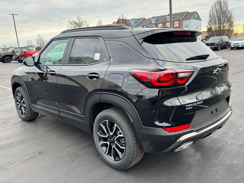 Chevrolet TrailBlazer Vehicle Image 05