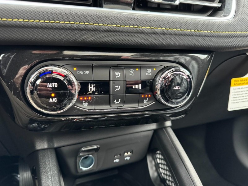 Chevrolet TrailBlazer Vehicle Image 12