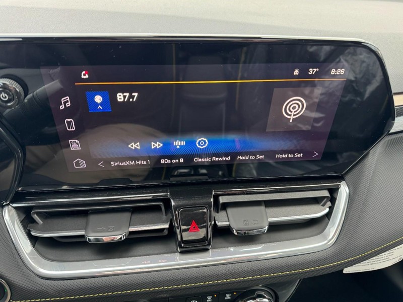 Chevrolet TrailBlazer Vehicle Image 13