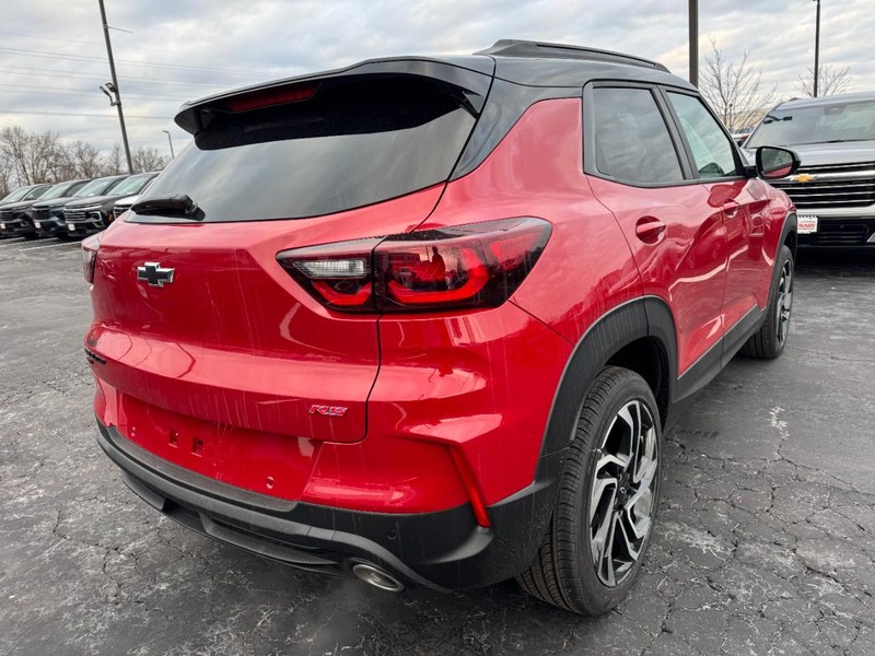 Chevrolet TrailBlazer Vehicle Image 03