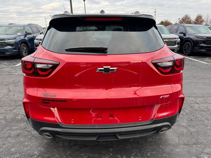 Chevrolet TrailBlazer Vehicle Image 04