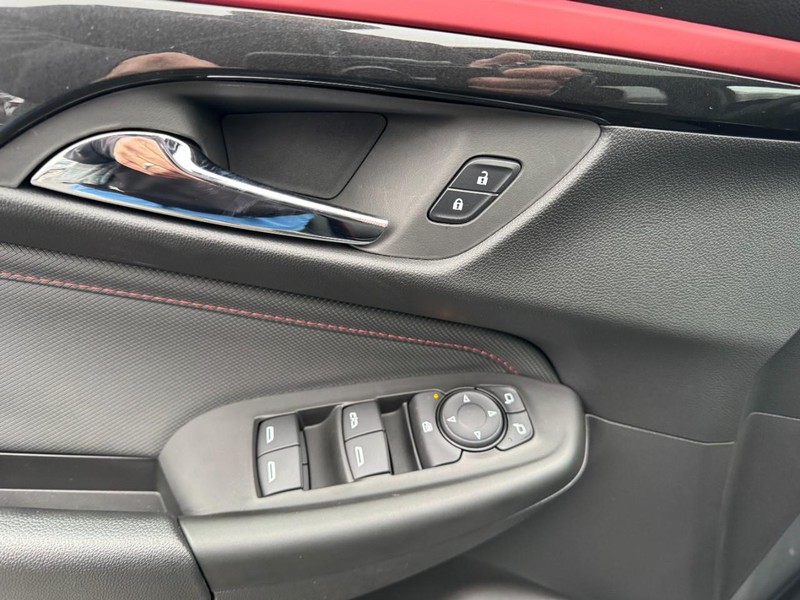 Chevrolet TrailBlazer Vehicle Image 11