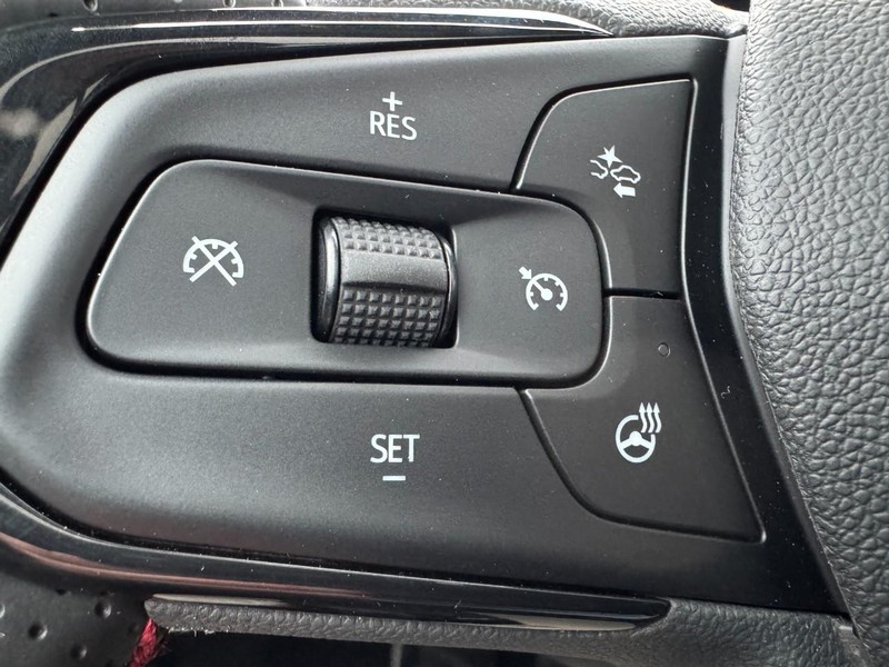 Chevrolet TrailBlazer Vehicle Image 12