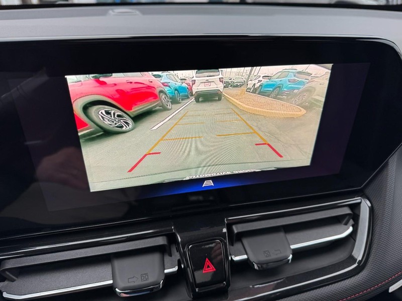 Chevrolet TrailBlazer Vehicle Image 16