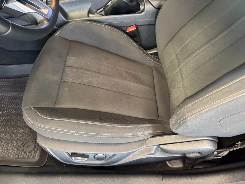 Ford Mustang Vehicle Image 11