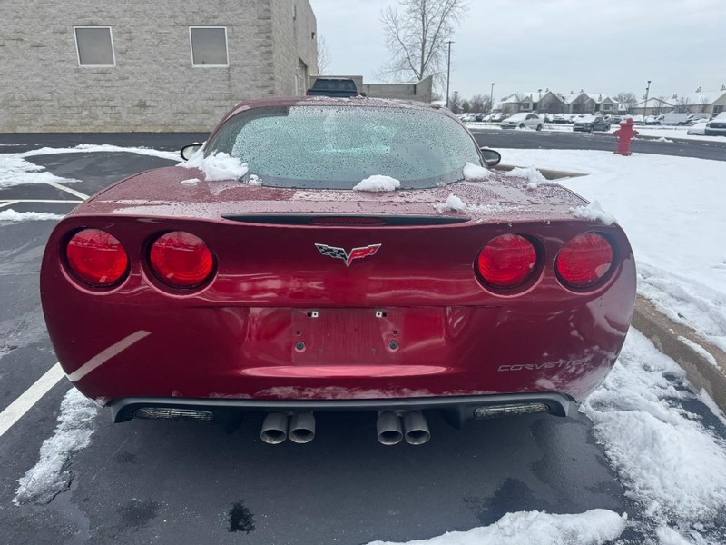 Chevrolet Corvette Vehicle Image 04