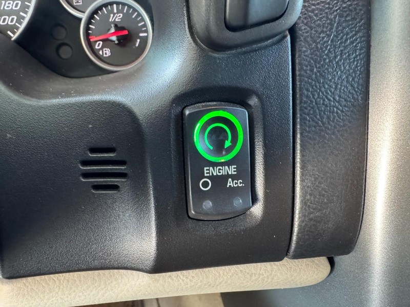 Chevrolet Corvette Vehicle Image 15