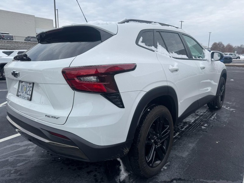 Chevrolet Trax Vehicle Image 03