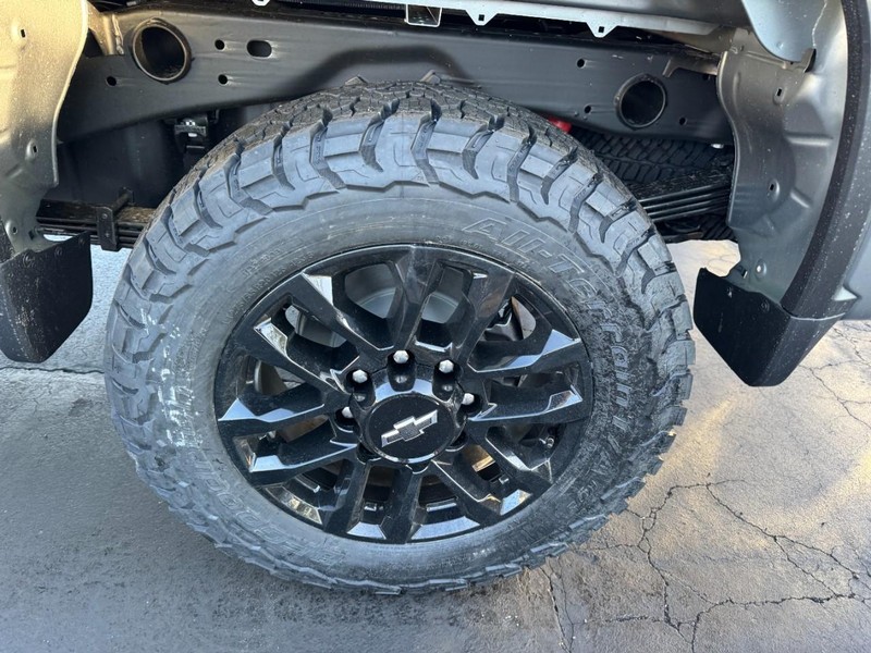 Chevrolet Silverado 2500HD Vehicle Image 07