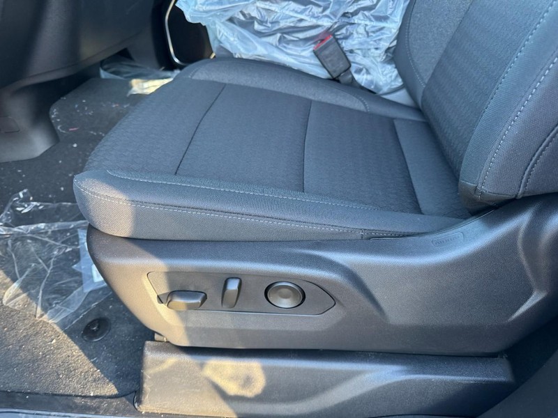 Chevrolet Silverado 2500HD Vehicle Image 09