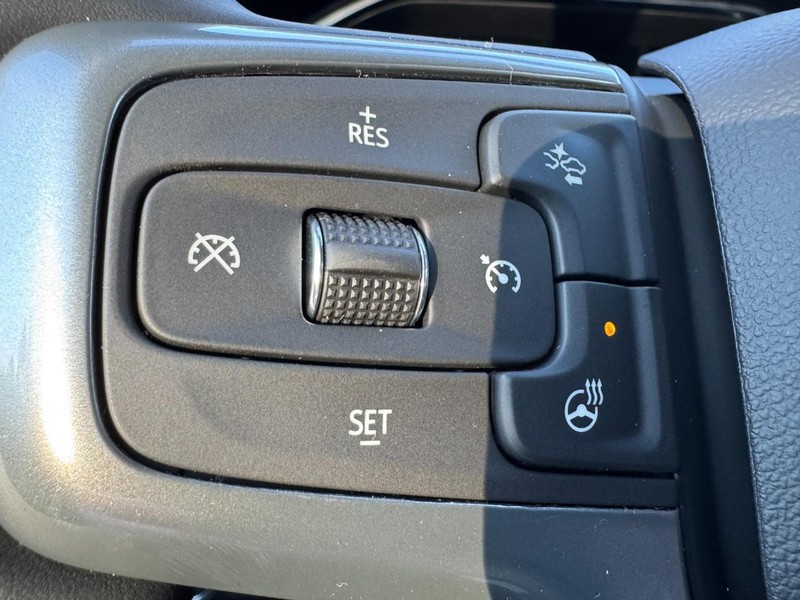 Chevrolet Silverado 2500HD Vehicle Image 12