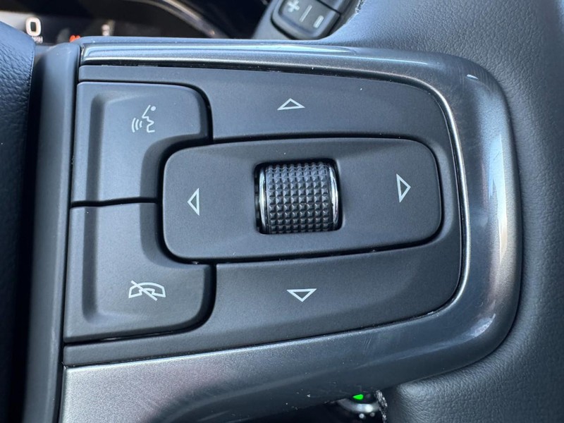 Chevrolet Silverado 2500HD Vehicle Image 13