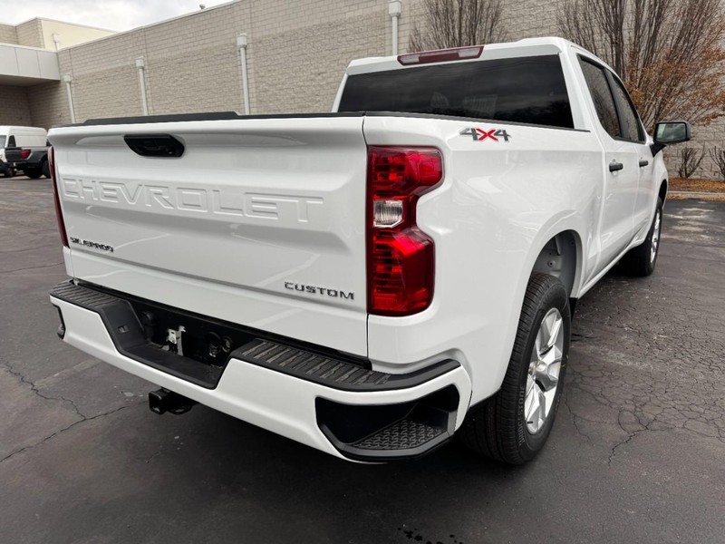 Chevrolet Silverado 1500 Vehicle Image 03