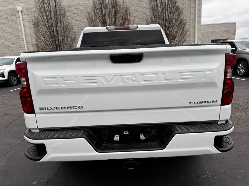 Chevrolet Silverado 1500 Vehicle Image 04