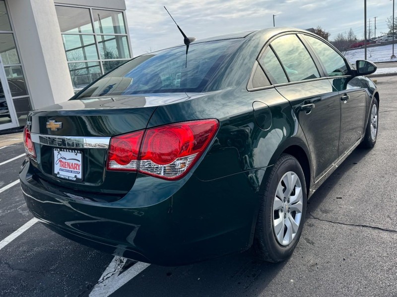 Chevrolet Cruze Vehicle Image 03