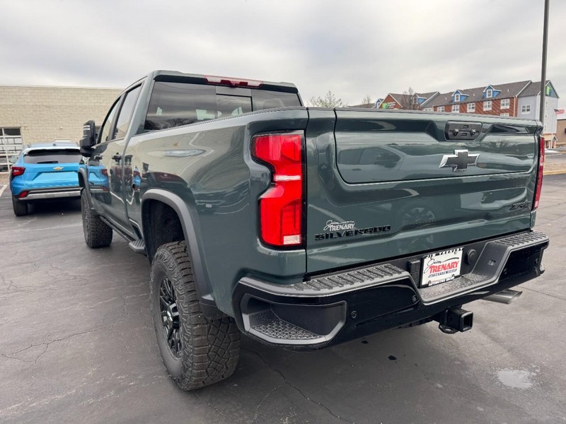 Chevrolet Silverado 2500HD Vehicle Image 06