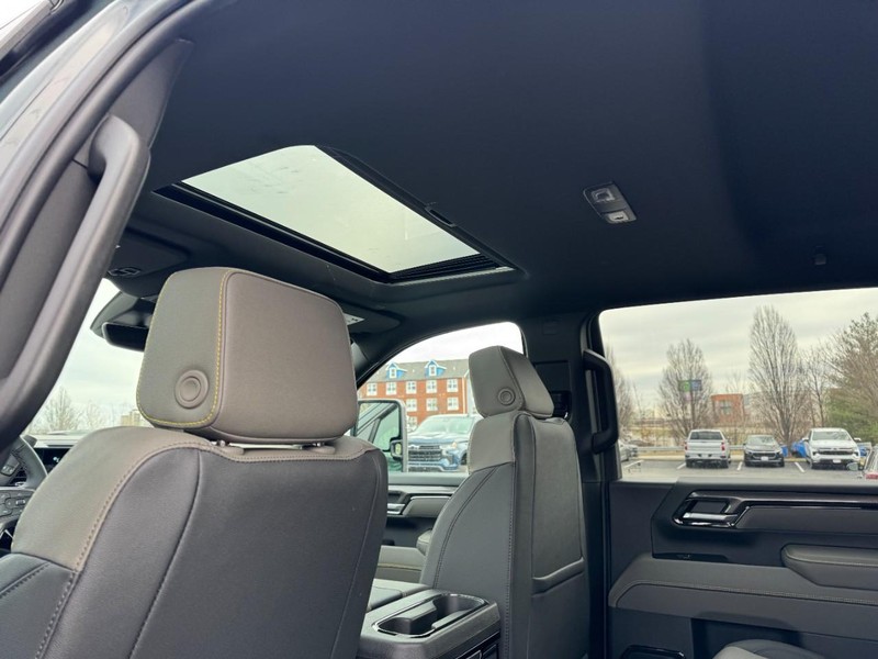 Chevrolet Silverado 2500HD Vehicle Image 10