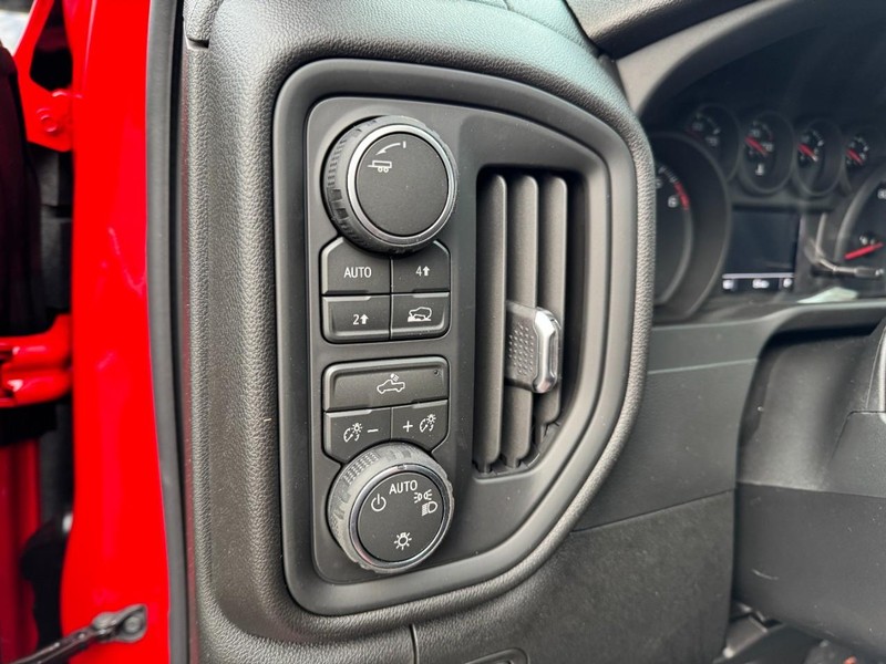 Chevrolet Silverado 1500 Vehicle Image 12