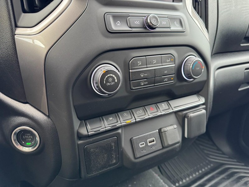 Chevrolet Silverado 1500 Vehicle Image 14