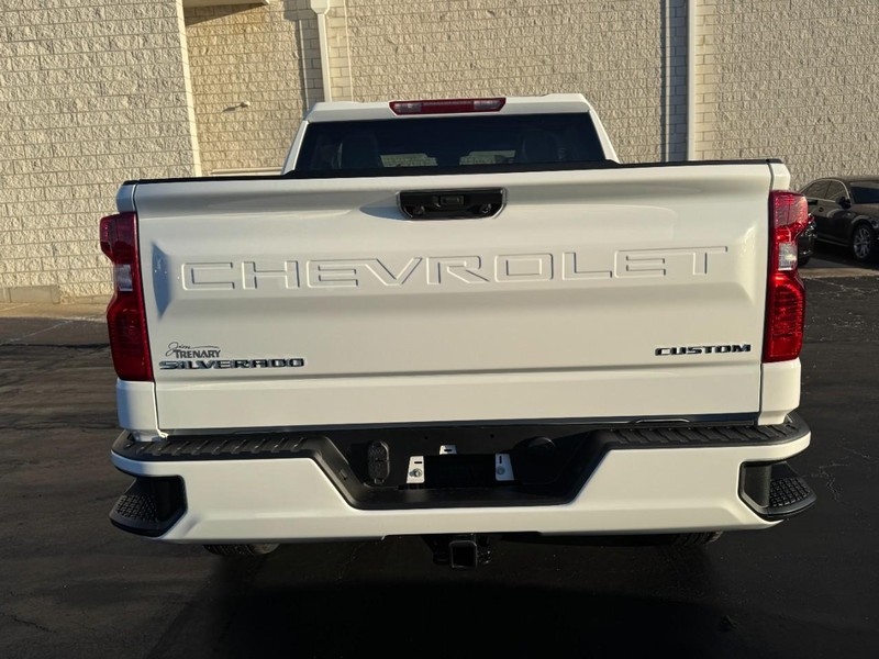 Chevrolet Silverado 1500 Vehicle Image 05