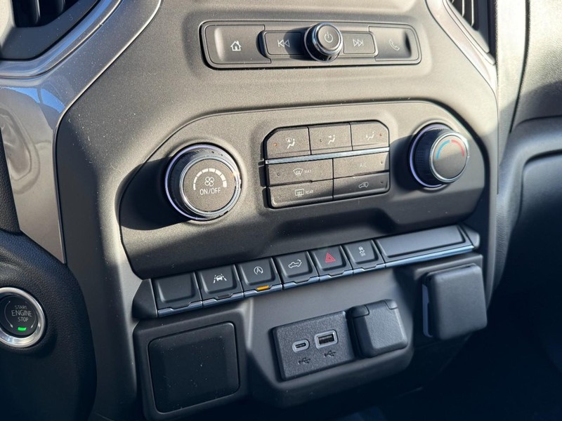 Chevrolet Silverado 1500 Vehicle Image 14