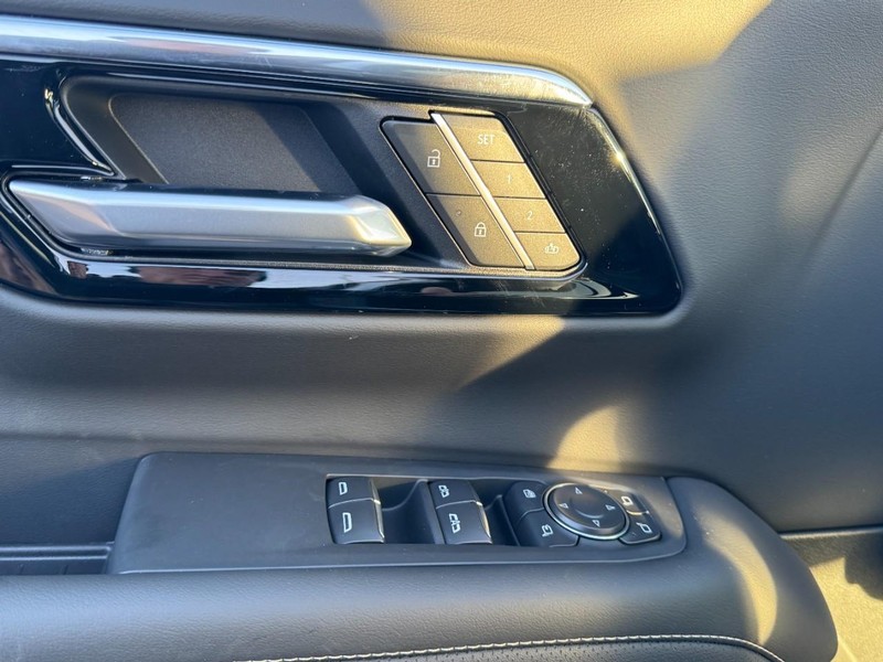 Chevrolet Tahoe Vehicle Image 12