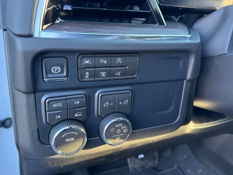 Chevrolet Tahoe Vehicle Image 13