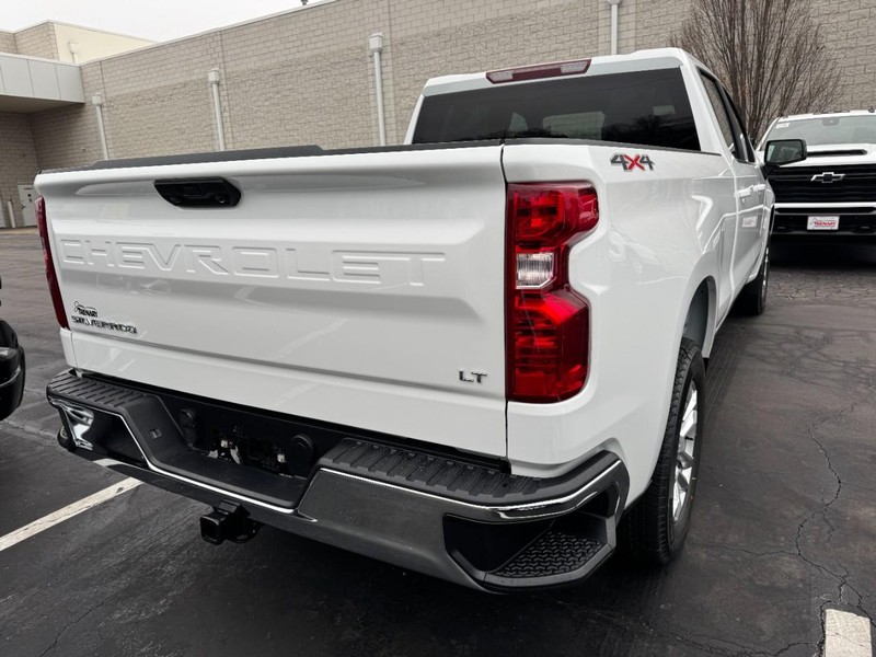 Chevrolet Silverado 1500 Vehicle Image 03