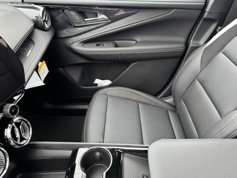 Chevrolet Blazer EV Vehicle Image 09