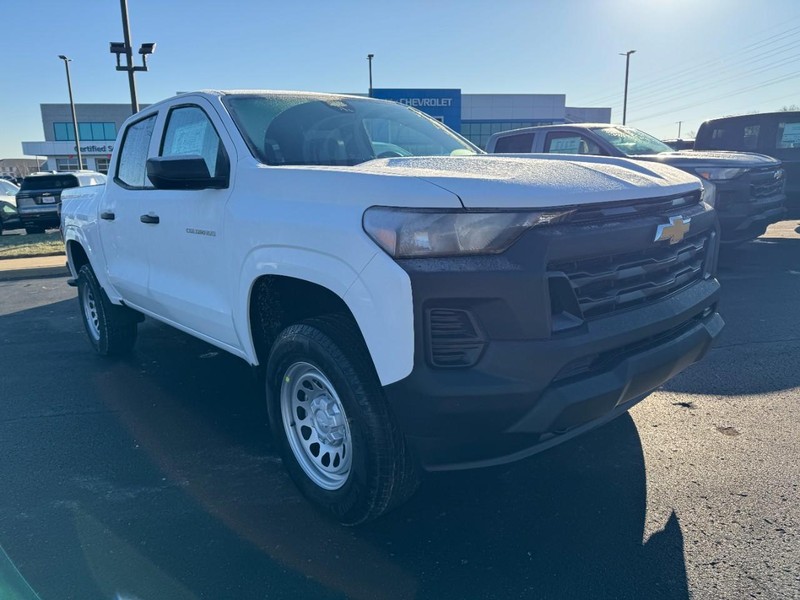 Chevrolet Colorado Vehicle Image 02