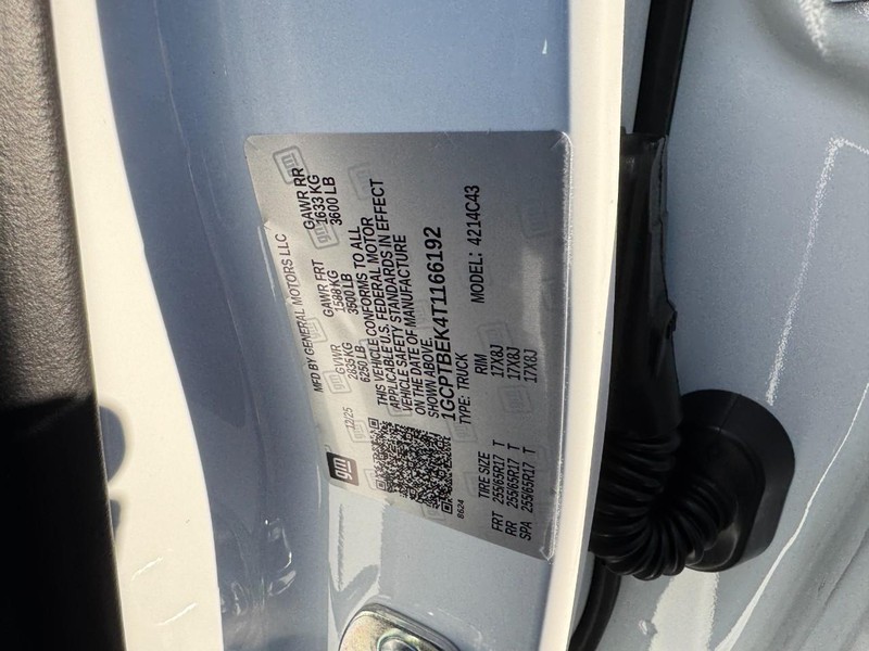 Chevrolet Colorado Vehicle Image 16